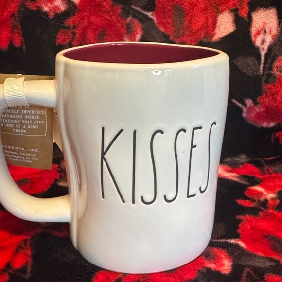 Rae Dunn White and Red 'Hugs' Mug - Picture 3 of 6